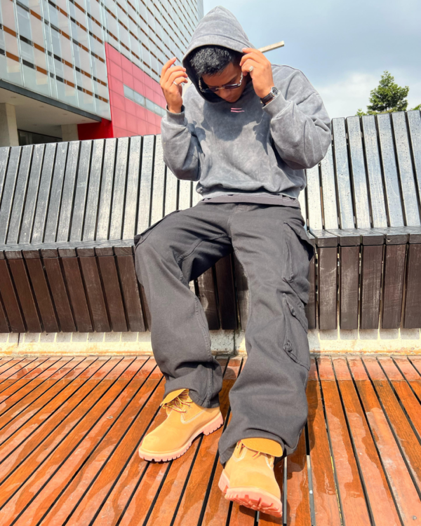 Pantalón Cargo Negro - Image 2